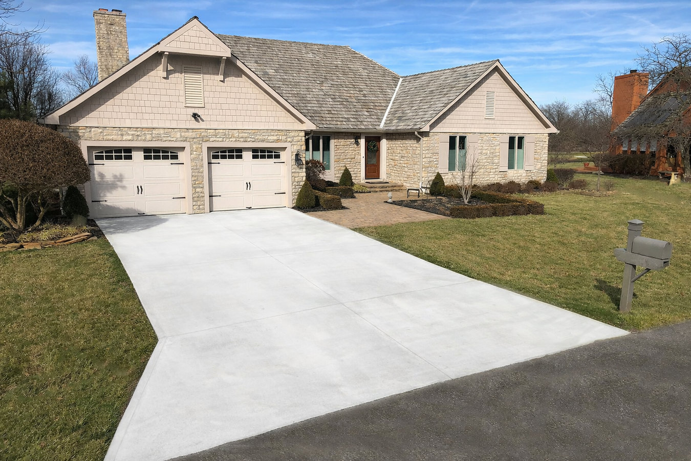 Concrete driveway building in Fitchburg, MA